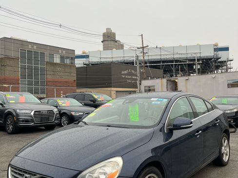 Used 2013 Volvo S60 T5 image 3