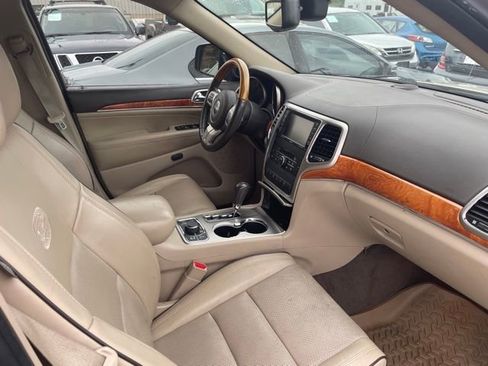 Used 2011 Jeep Grand Cherokee Overland image 21