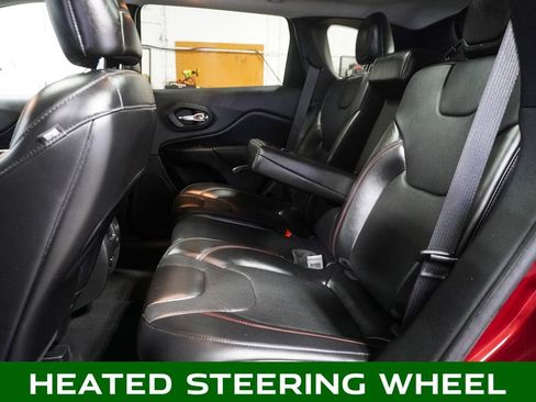 Used 2020 Jeep Cherokee Trailhawk image 9