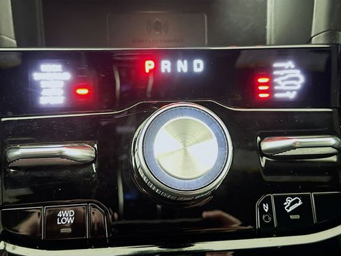 Used 2022 Jeep Grand Cherokee Overland w/ Luxury Tech Group IV image 25