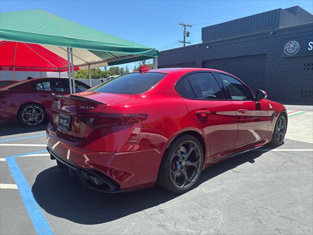 Used 2017 Alfa Romeo Giulia Quadrifoglio RWD image 4