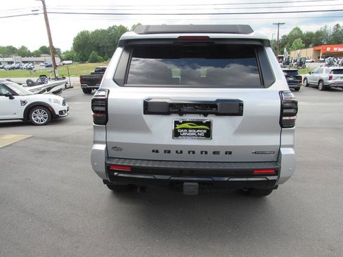 Used 2025 Toyota 4Runner Platinum AWD/4WD image 5