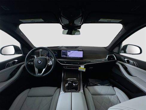 New 2026 BMW X5 xDrive40i w/ Climate Comfort Package image 9
