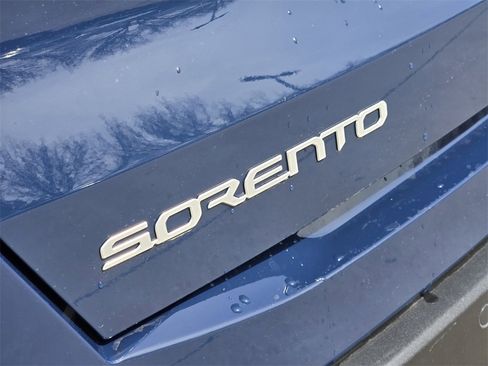 New 2025 Kia Sorento S w/ Panoramic Sunroof Package image 8