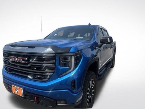 Used 2022 GMC Sierra 1500 AT4 w/ AT4 Premium Package AWD/4WD image 5