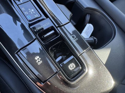 Used 2026 Toyota Crown Platinum image 33