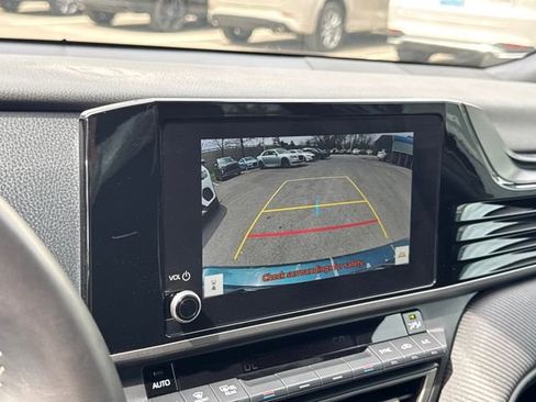 Used 2025 Toyota Camry SE FWD image 20