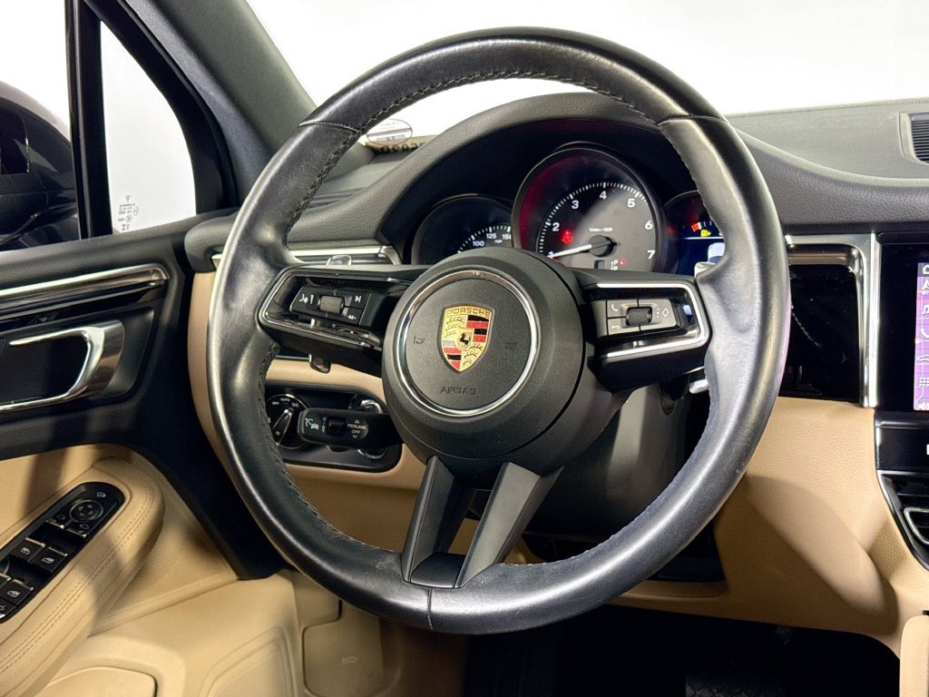 Certified 2023 Porsche Macan AWD/4WD image 12