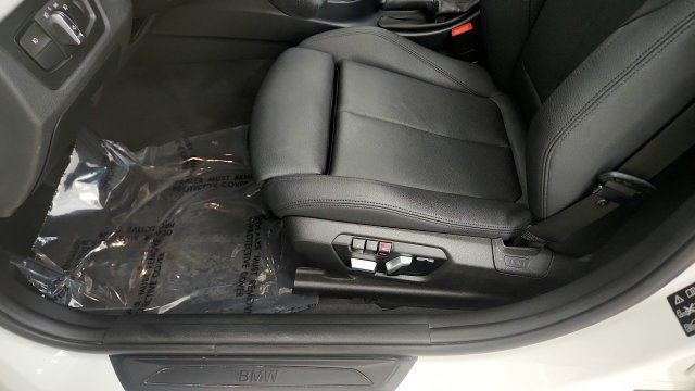 Used 2018 BMW 320i xDrive Sedan AWD/4WD image 48