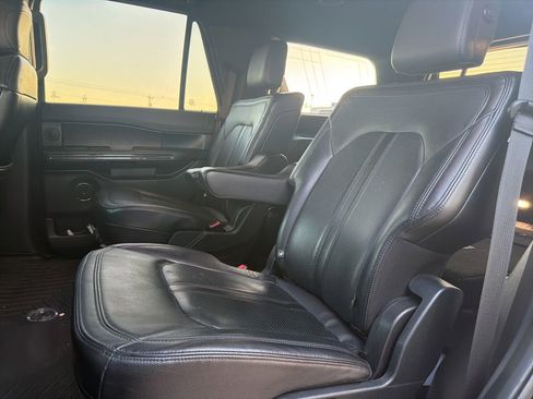 Used 2018 Ford Expedition Limited w/ Equipment Group 302A AWD/4WD image 13