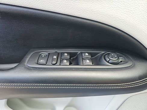 Used 2019 Jeep Compass Latitude w/ Popular Equipment Group FWD image 26