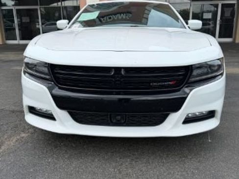 Used 2017 Dodge Charger R/T w/ Premium Group RWD image 1