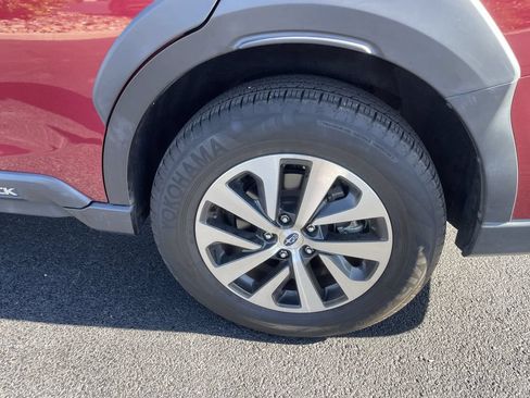 Certified 2025 Subaru Outback Premium AWD/4WD image 8