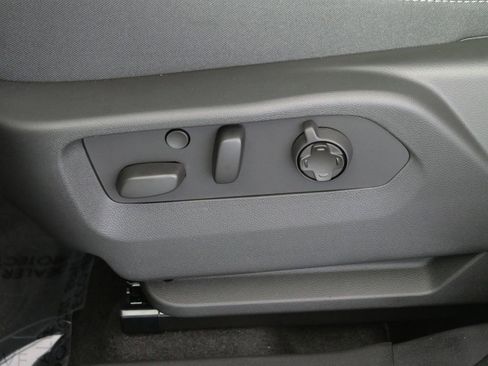 New 2026 Buick Envision Avenir image 16