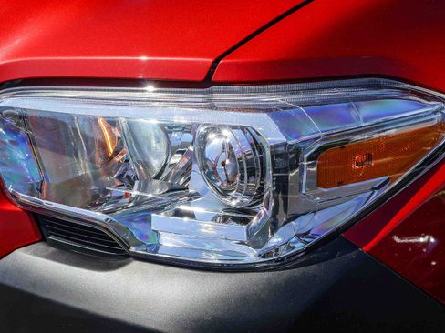 Used 2020 Toyota Tacoma SR RWD image 22
