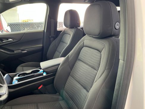 Used 2025 Chevrolet Equinox LT image 36