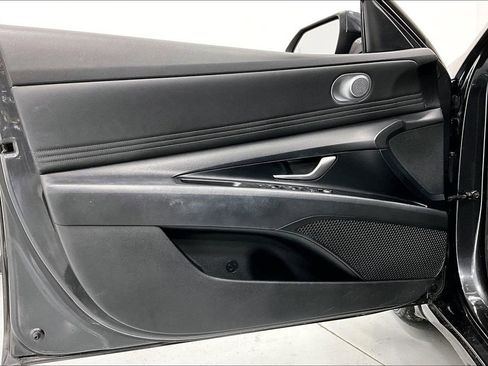 Used 2022 Hyundai Elantra SEL w/ Convenience Package FWD image 20