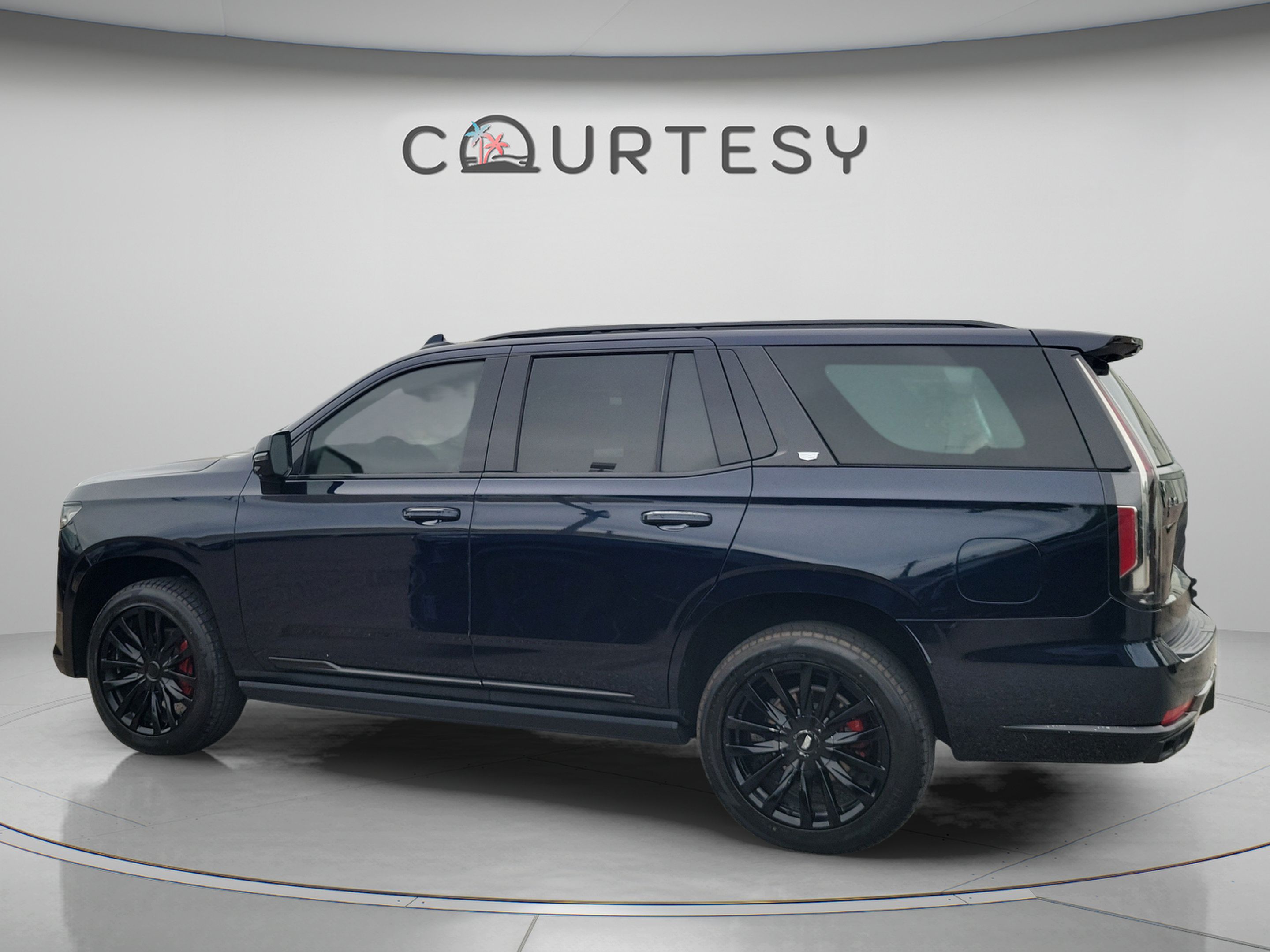 Used 2021 Cadillac Escalade Premium Luxury w/ Driver Assist Tech Package AWD/4WD image 2