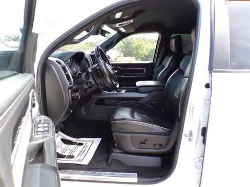 Used 2020 RAM 3500 Laramie image 32