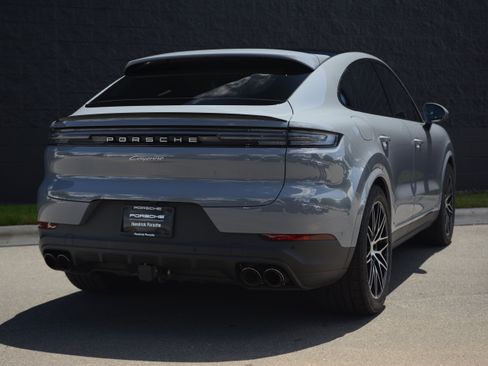 Certified 2026 Porsche Cayenne Coupe AWD/4WD image 7