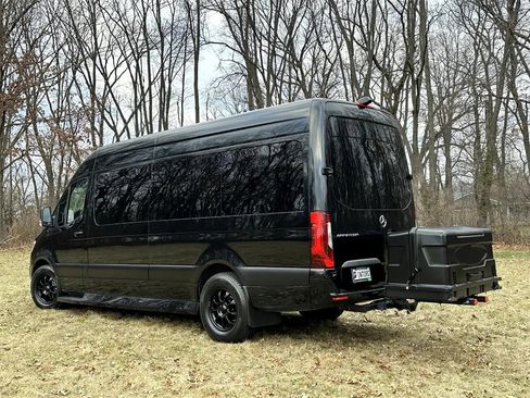 Used 2023 Mercedes-Benz Sprinter 3500 image 4