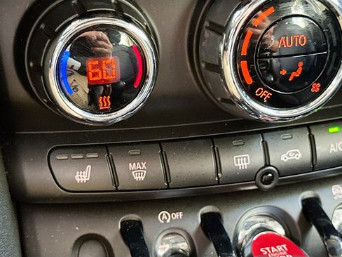 Used 2020 MINI Cooper 4-Door Hardtop w/ Storage Package image 19