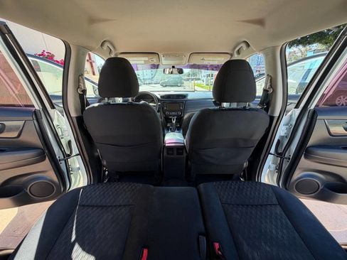 Used 2018 Nissan Rogue S image 16