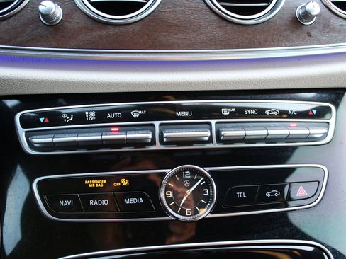 Used 2017 Mercedes-Benz E 300 image 18