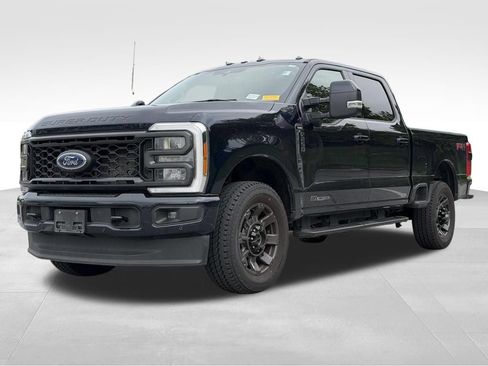 Used 2023 Ford F250 Lariat w/ Sport Appearance Package AWD/4WD image 3
