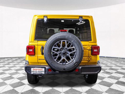 New 2026 Jeep Wrangler Unlimited Sahara AWD/4WD image 15