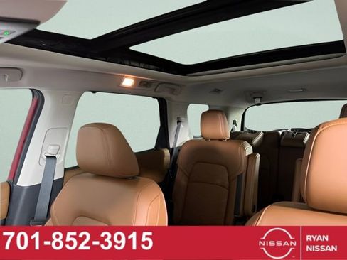 New 2025 Nissan Pathfinder Platinum image 30