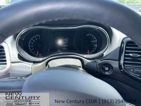 Used 2022 Jeep Grand Cherokee Laredo X image 11