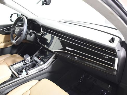 Used 2023 Audi Q8 Prestige AWD/4WD image 19