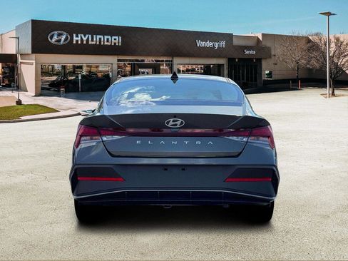 New 2026 Hyundai Elantra SE image 6