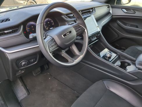 Used 2024 Jeep Grand Cherokee L Laredo image 15