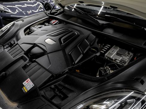 Used 2023 Porsche Cayenne Base image 62