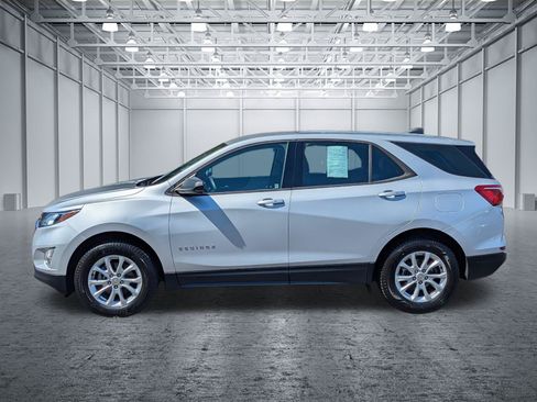 Used 2018 Chevrolet Equinox LS AWD/4WD image 2