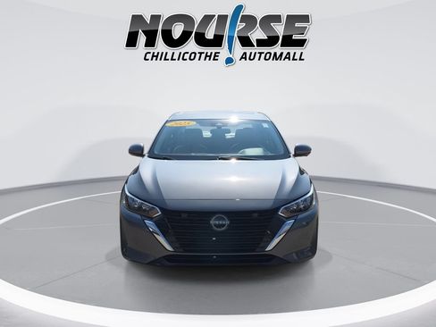 Used 2025 Nissan Sentra SV w/ SV Premium Package FWD image 3
