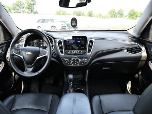 Used 2023 Chevrolet Malibu LT FWD image 23