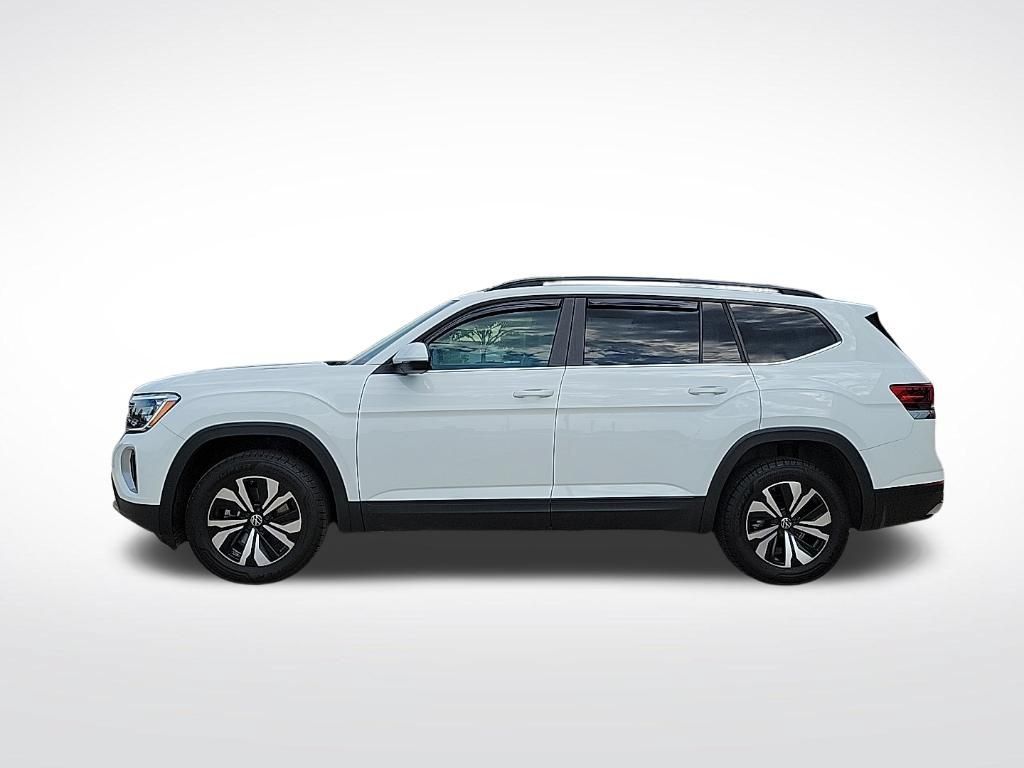 Used 2024 Volkswagen Atlas SE FWD image 2