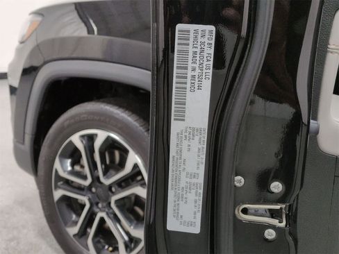 Certified 2023 Jeep Compass Limited image 36