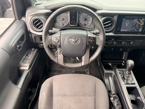 Used 2017 Toyota Tacoma TRD Off-Road w/ Tow Package (A/T) AWD/4WD image 16