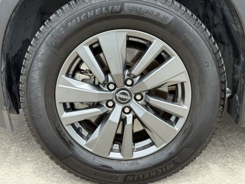 Used 2024 Nissan Pathfinder SV w/ Black Appearance Package FWD image 12