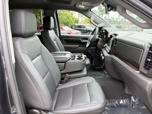 Used 2025 GMC Sierra 1500 SLT AWD/4WD image 33