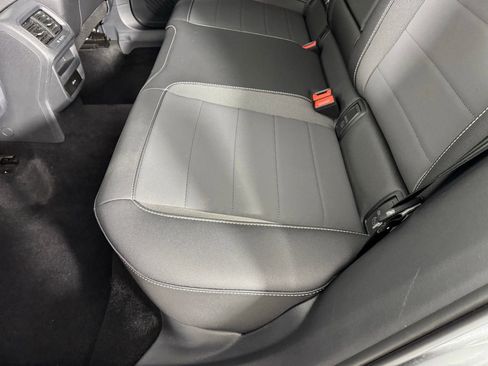 Used 2024 Volkswagen Taos SE image 27