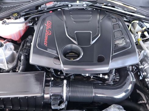 Used 2019 Alfa Romeo Giulia RWD image 39