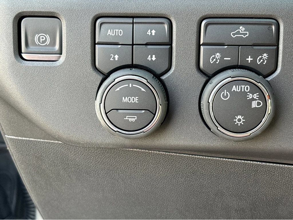 New 2025 Chevrolet Silverado 1500 LT AWD/4WD image 12