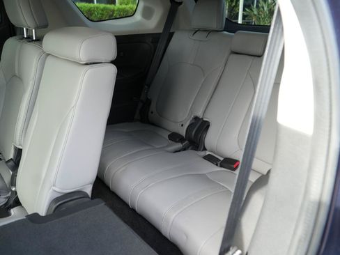 Used 2023 Honda Pilot Touring image 21