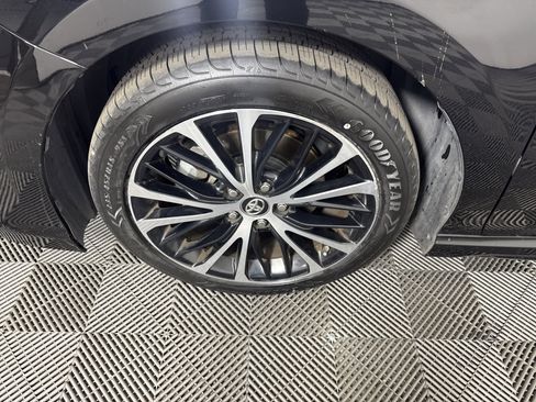 Used 2019 Toyota Camry SE image 11