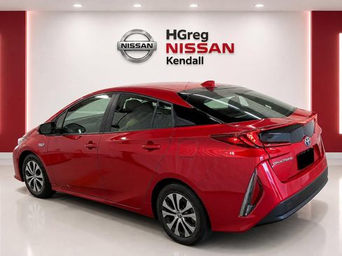Used 2022 Toyota Prius Prime LE FWD image 2
